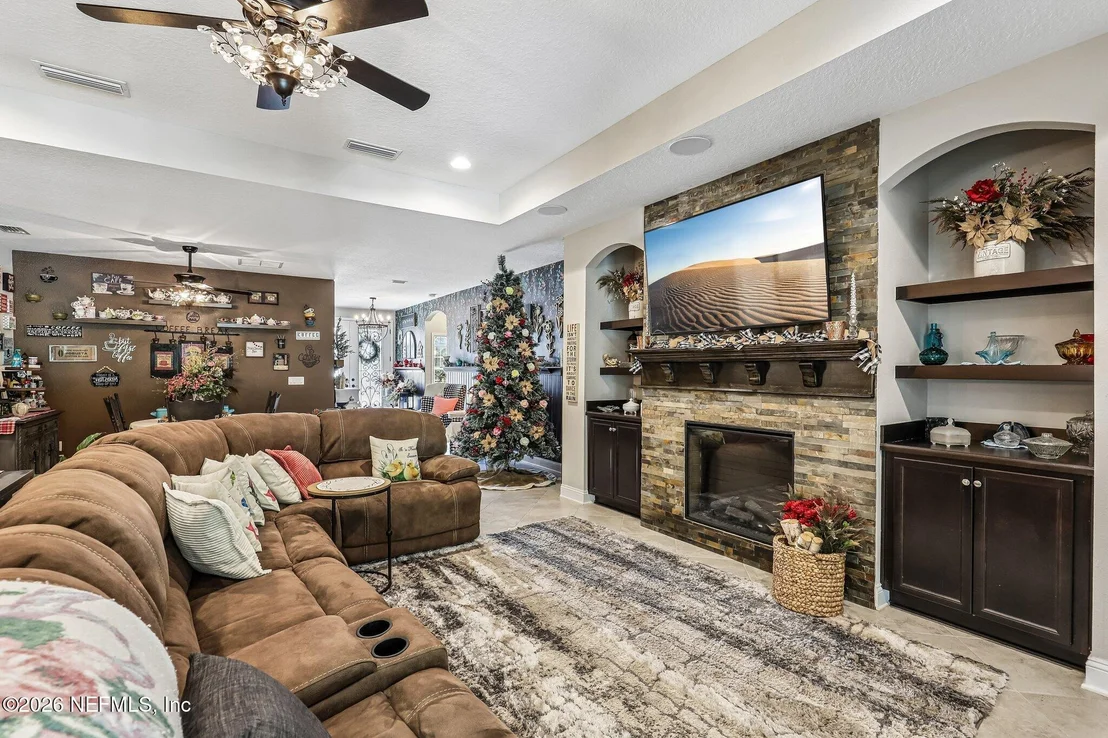 Photo of 910 LAUREL VALLEY Drive