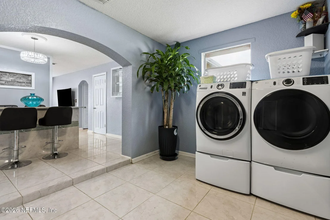 Photo of 2426 LIGUSTRUM Road