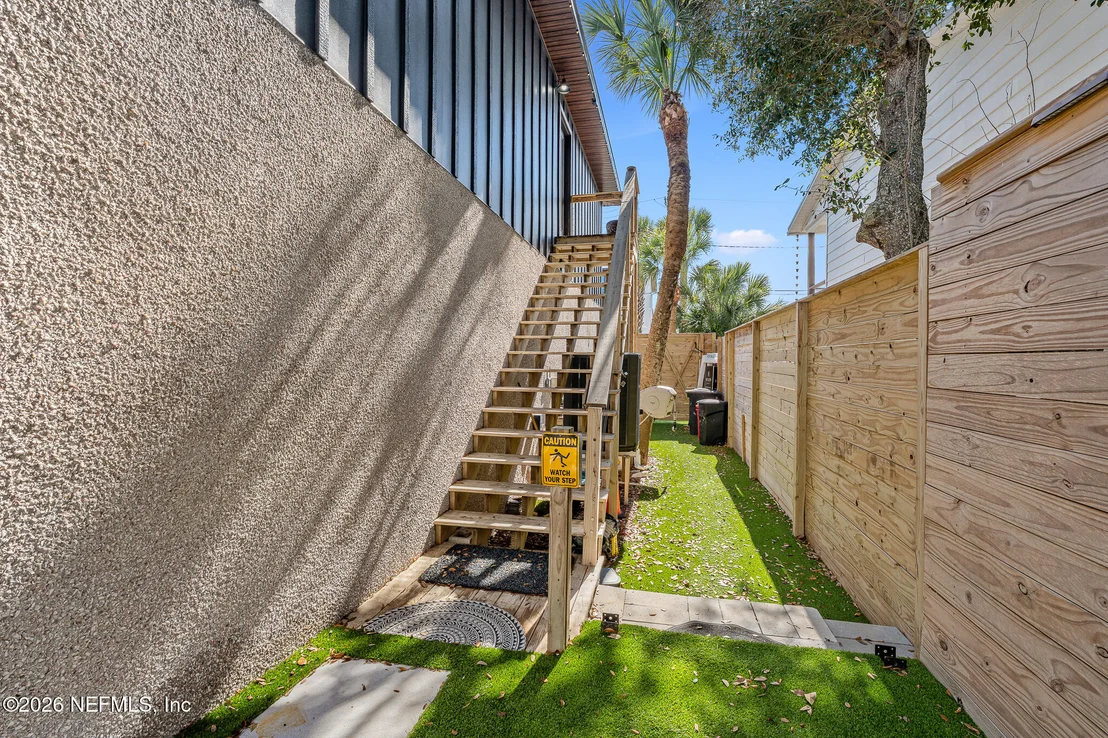Photo of 106 E Street