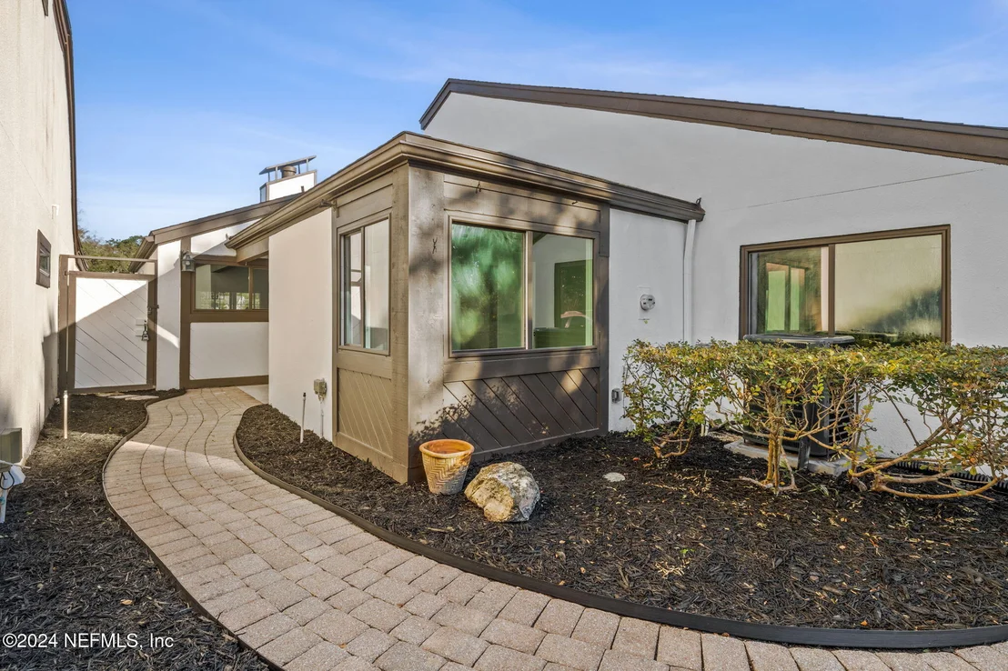 Photo of 7826 LINKSIDE Drive