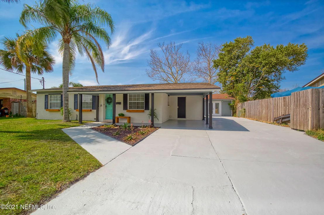 Photo of 412 WHITING Lane