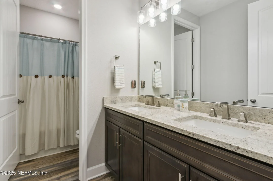 Photo of 85558 FALL RIVER Parkway