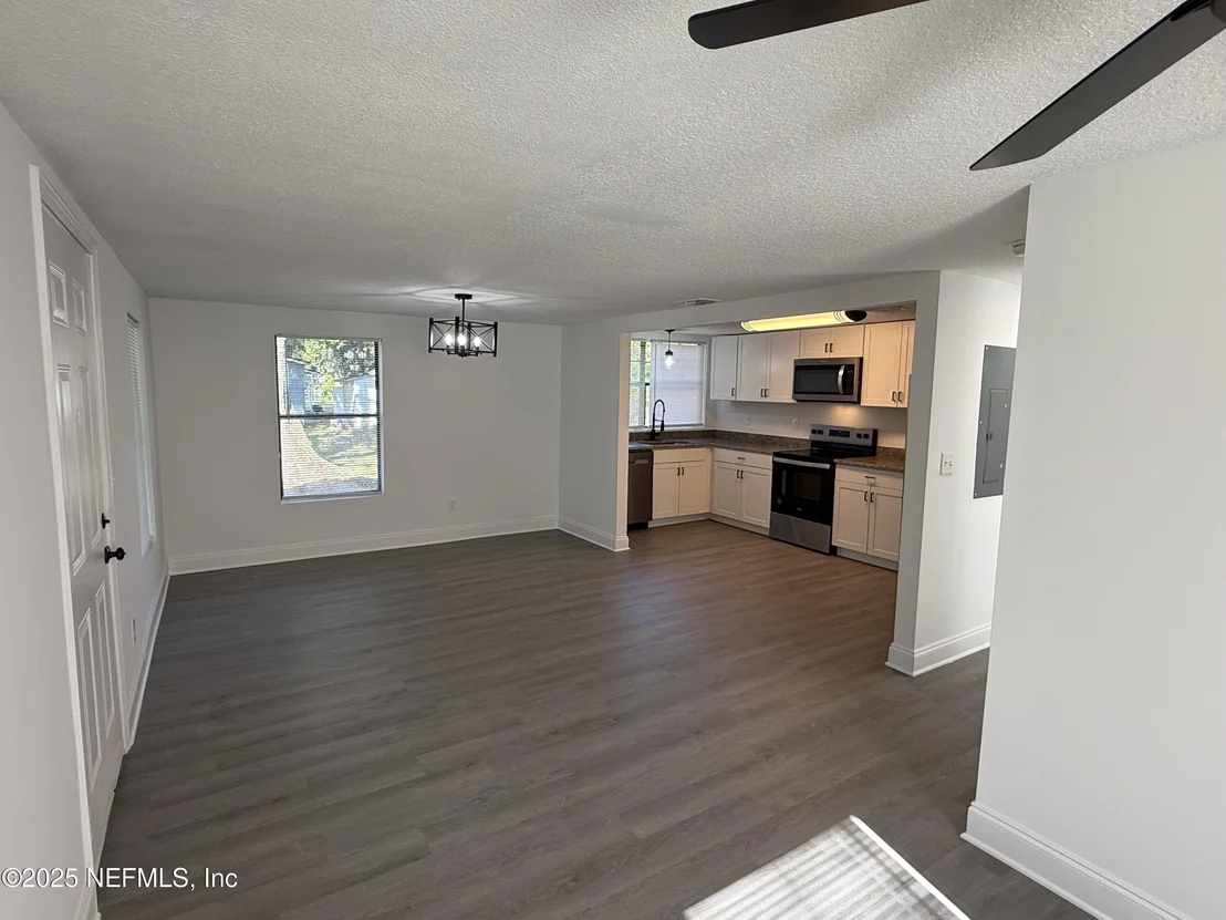 Photo of 6449 BLUEBIRD Road