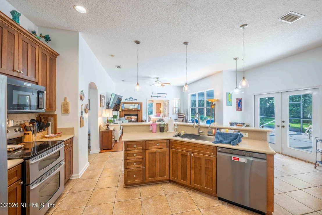 Photo of 838 WESTMINSTER Drive