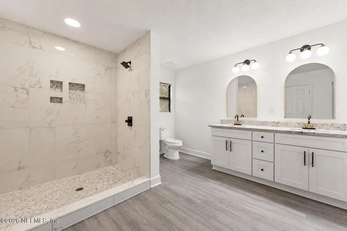 Photo of 2131 REDFERN Road