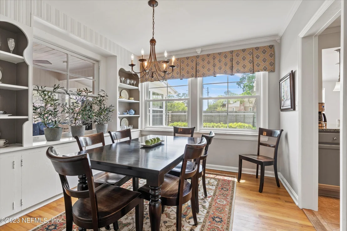 Photo of 1434 PINETREE Road