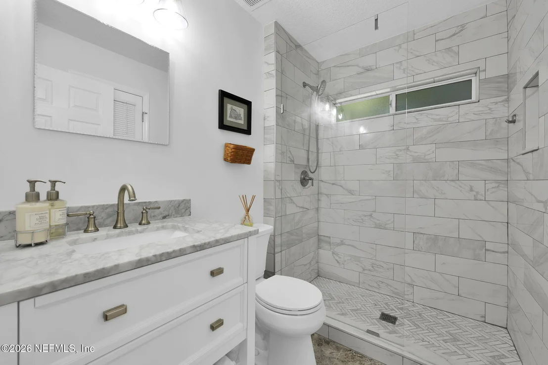 Photo of 2290 EAGLE HARBOR Parkway