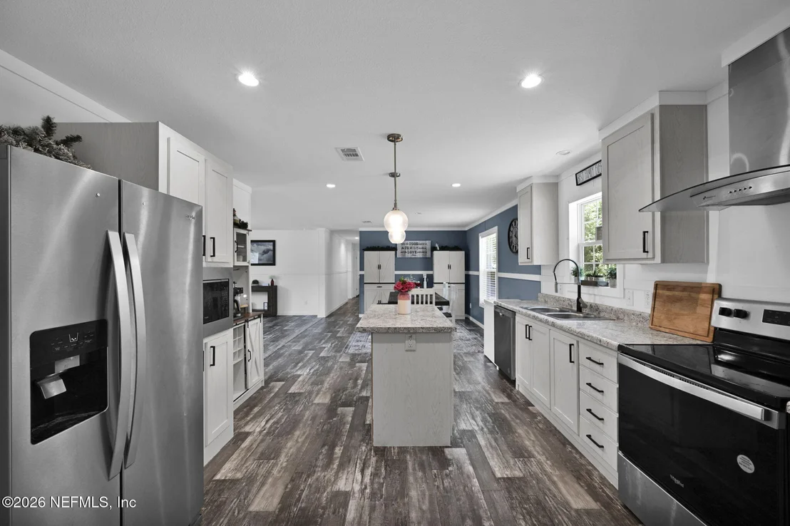 Photo of 540783 LEM TURNER Road