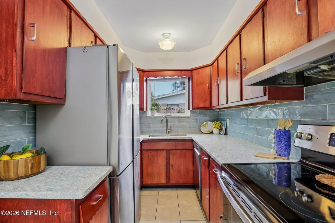Photo of 2344 BAYVIEW Road