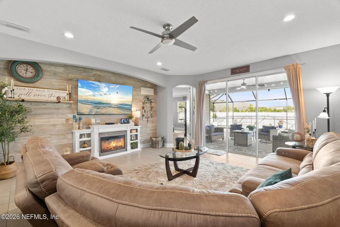 Photo of 18 TARBERT Lane