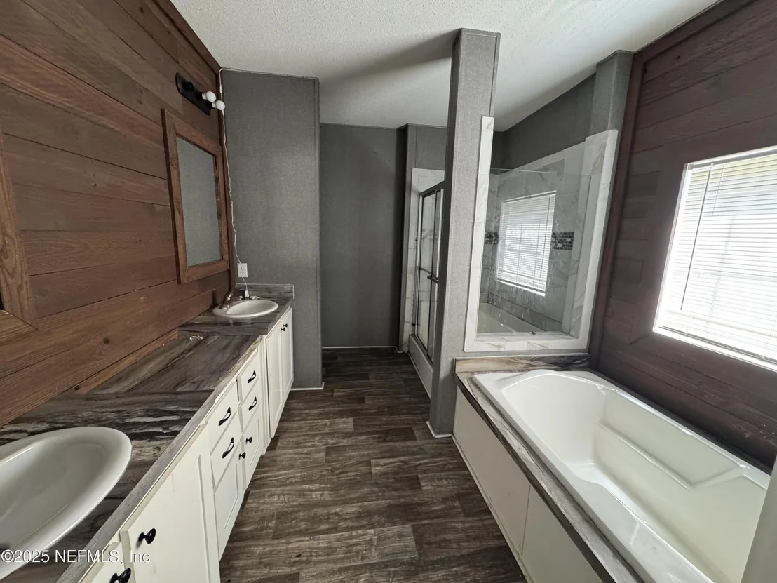 Photo of 118 LARIAT Drive