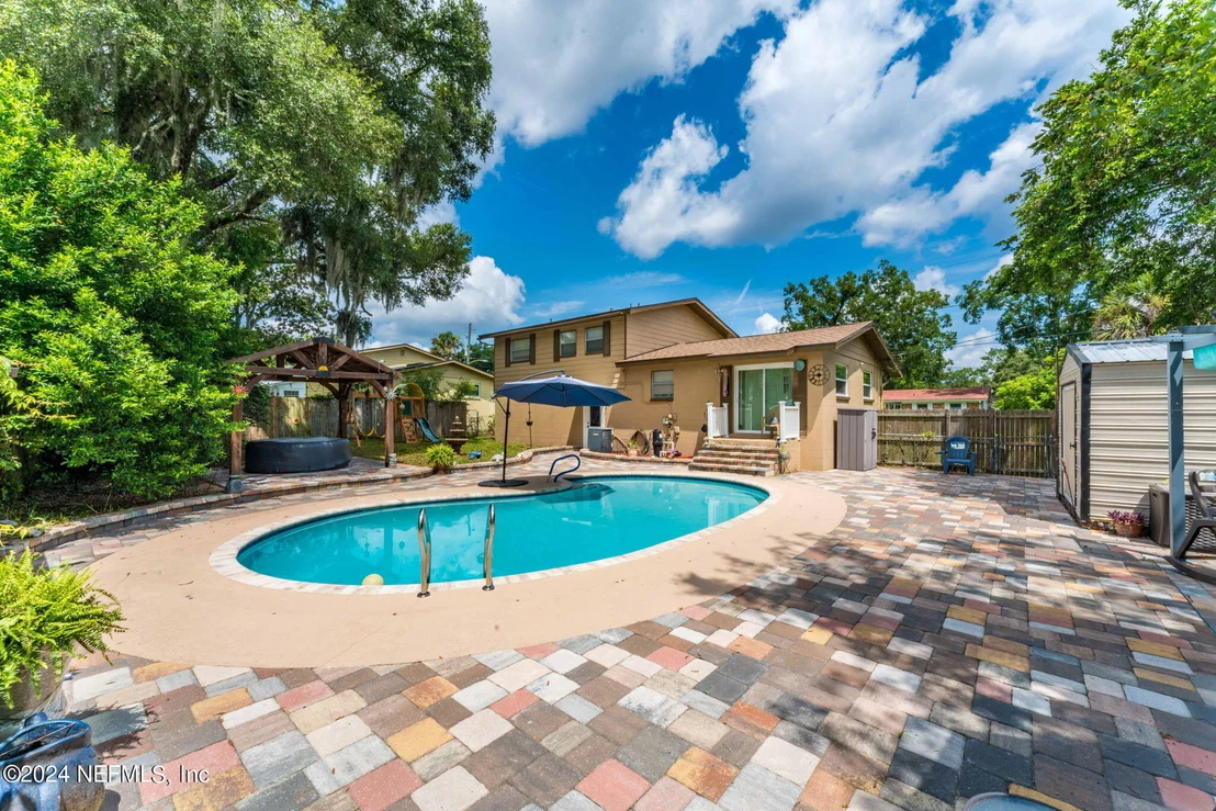 Photo of 10274 JOLYNN Road