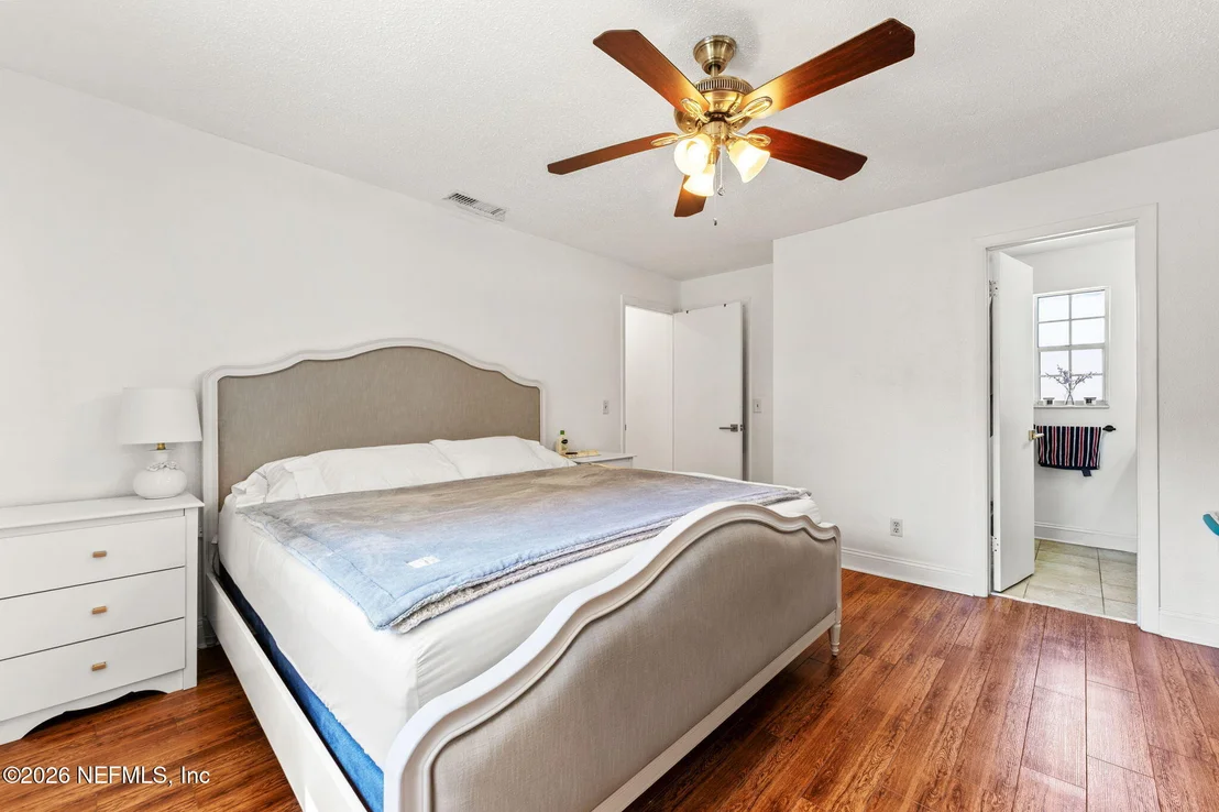 Photo of 1661 BARTLETT Avenue