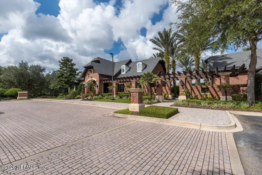 Photo of 240 ST JOHNS FOREST Boulevard