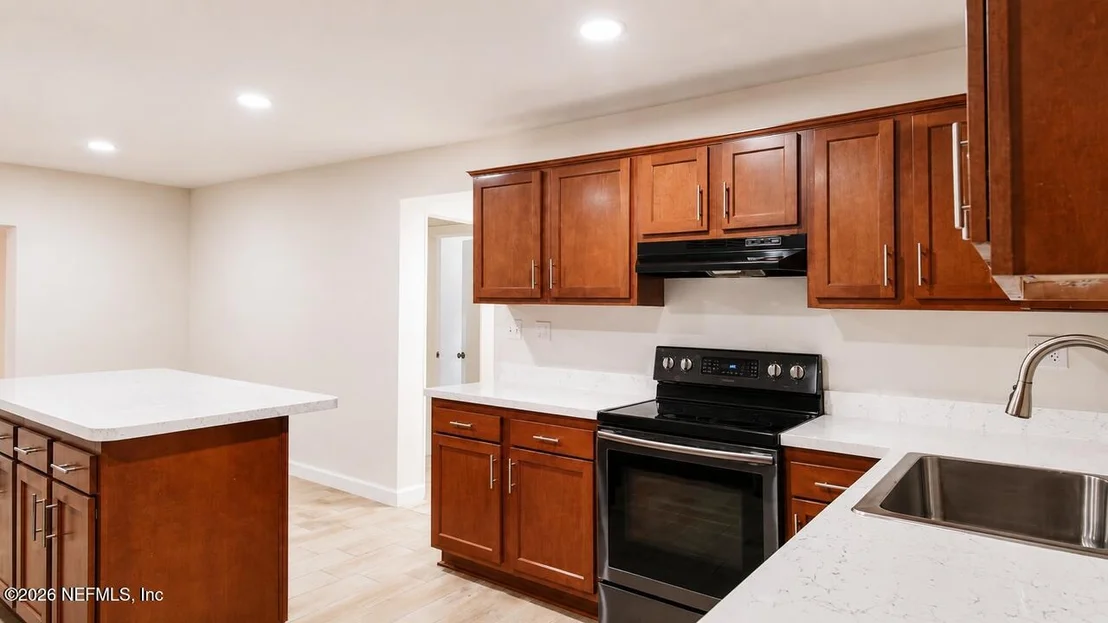 Photo of 1640 RYAR Road
