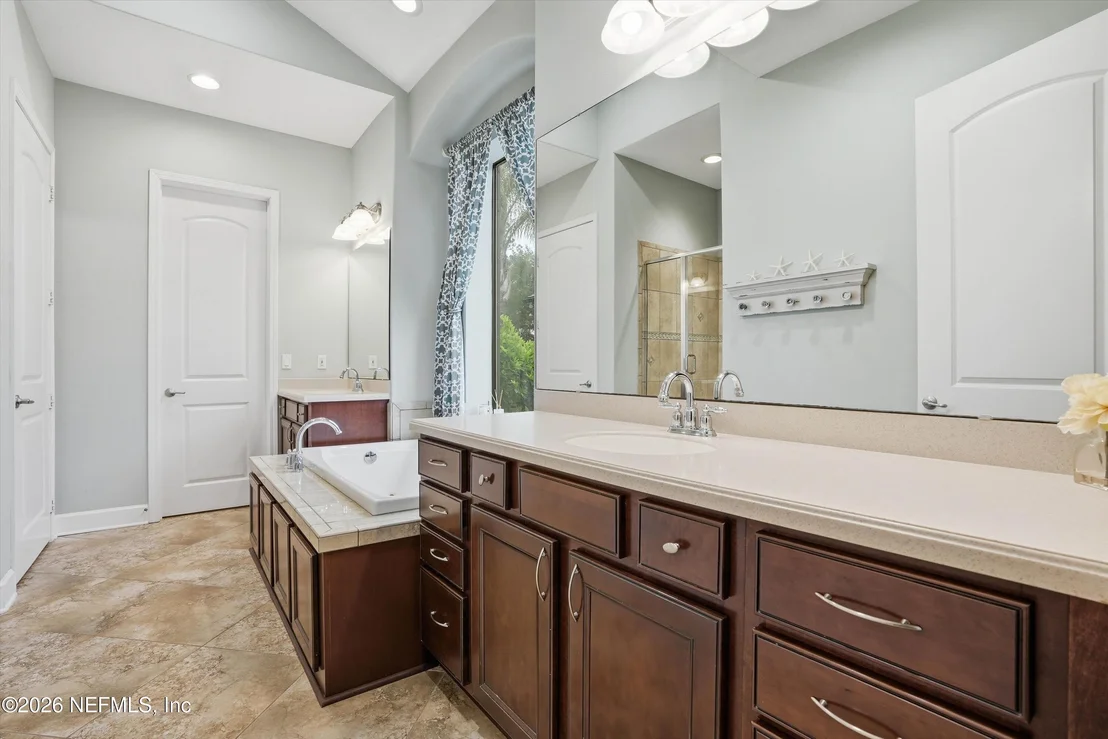 Photo of 218 N SAXXON Road