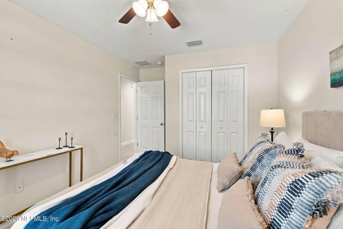 Photo of 219 DEERFIELD GLEN Drive