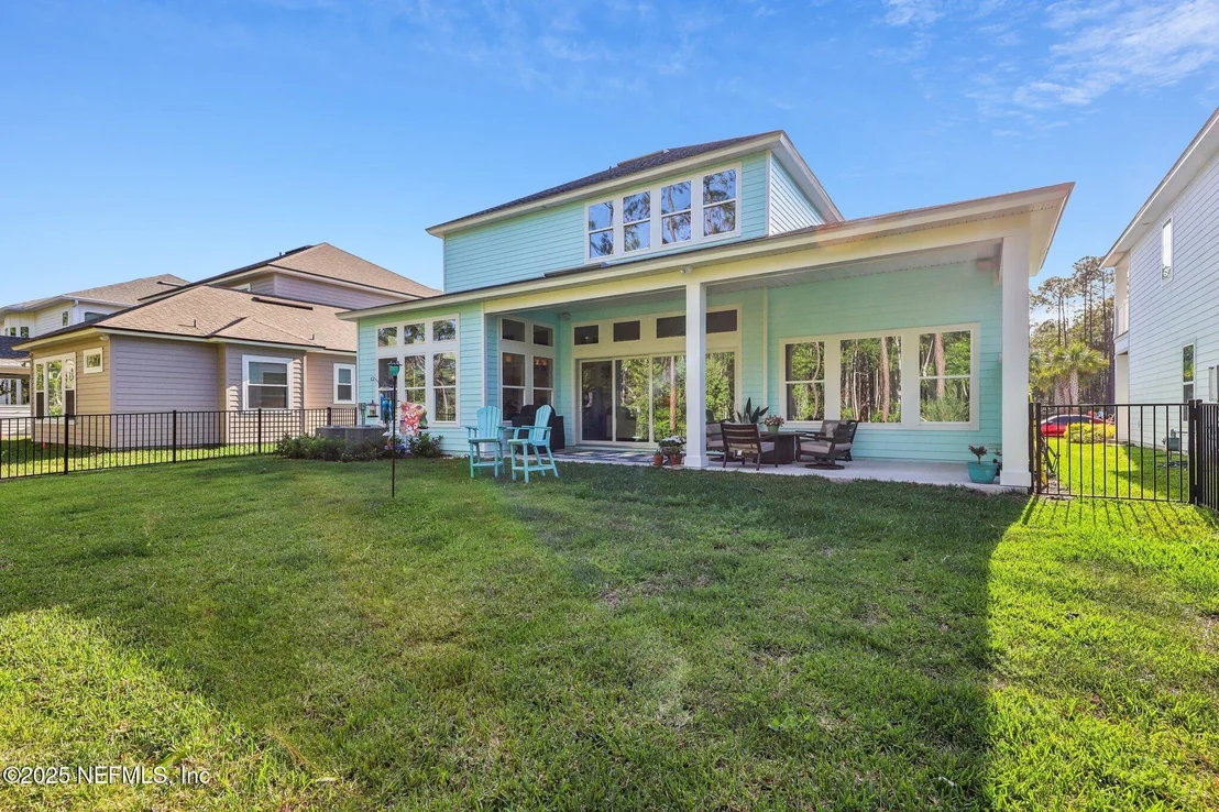 Photo of 716 PALM CREST Drive