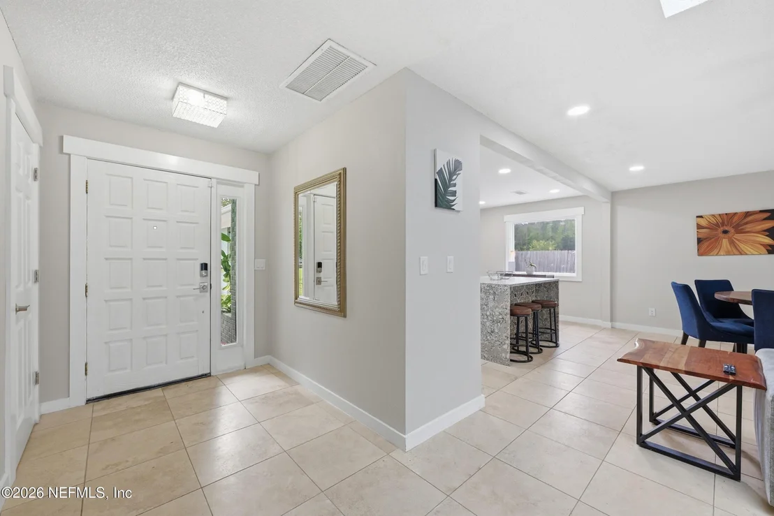Photo of 276 HARBOR Drive