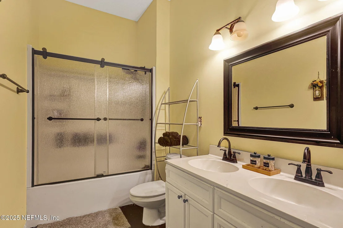 Photo of 1709 WINDOVER Place