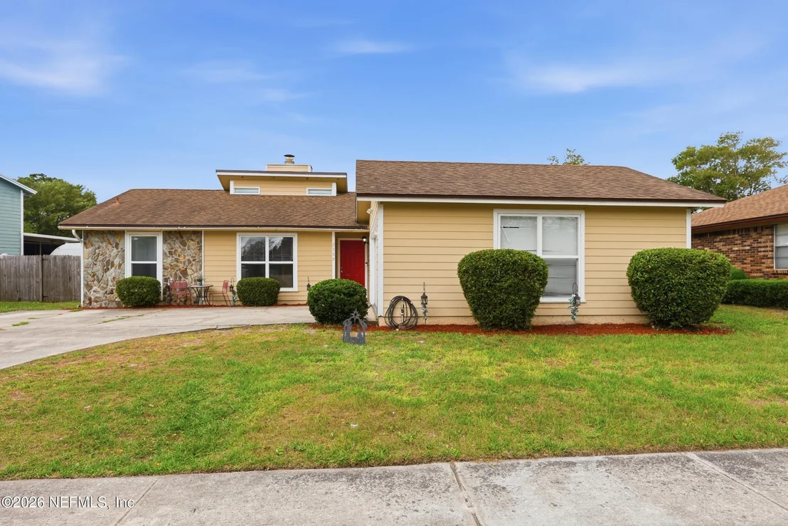 Photo of 2550 OAKVIEW Drive