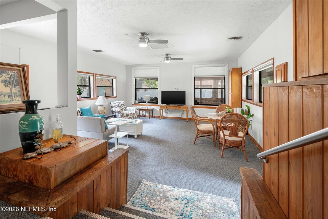 Photo of 500 WALNUT Street