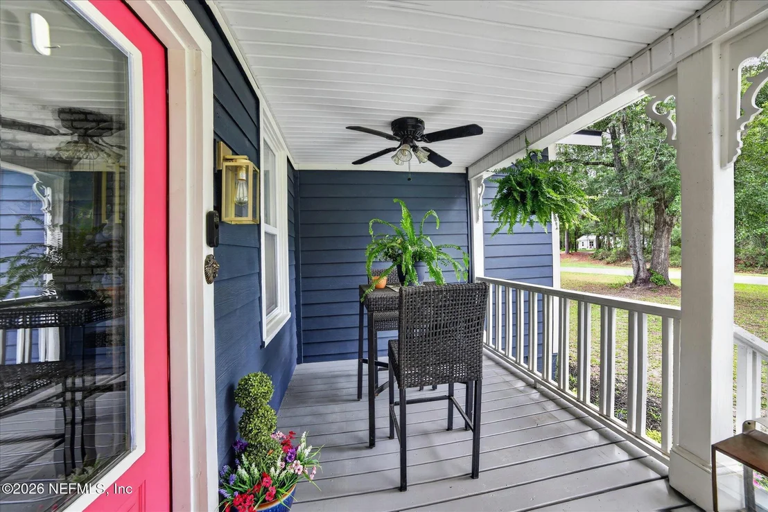 Photo of 28180 LAKE HAMPTON Road