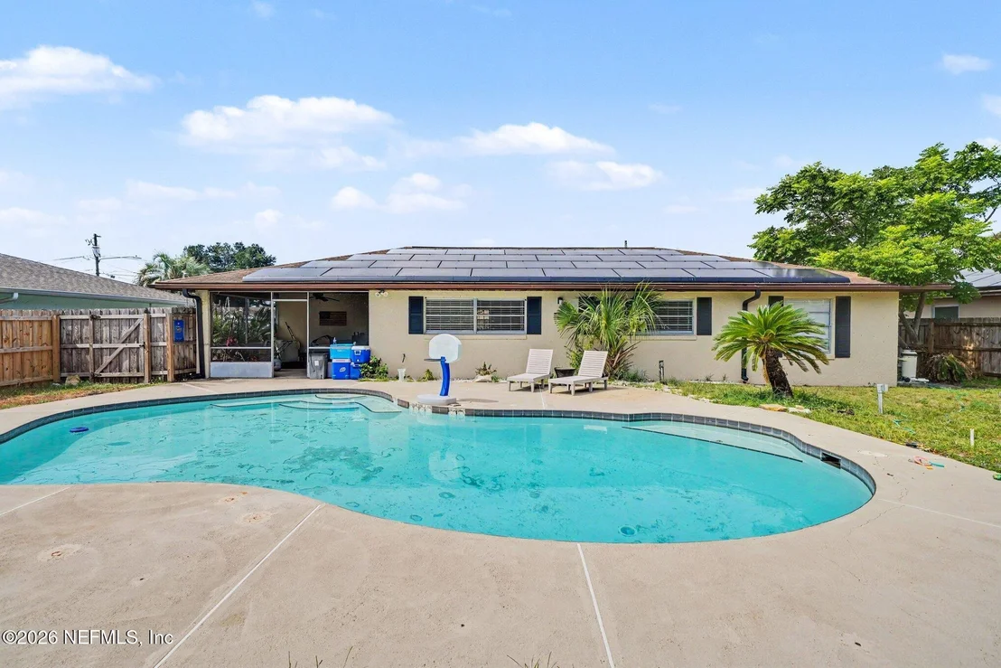 Photo of 1180 BALFOUR Drive