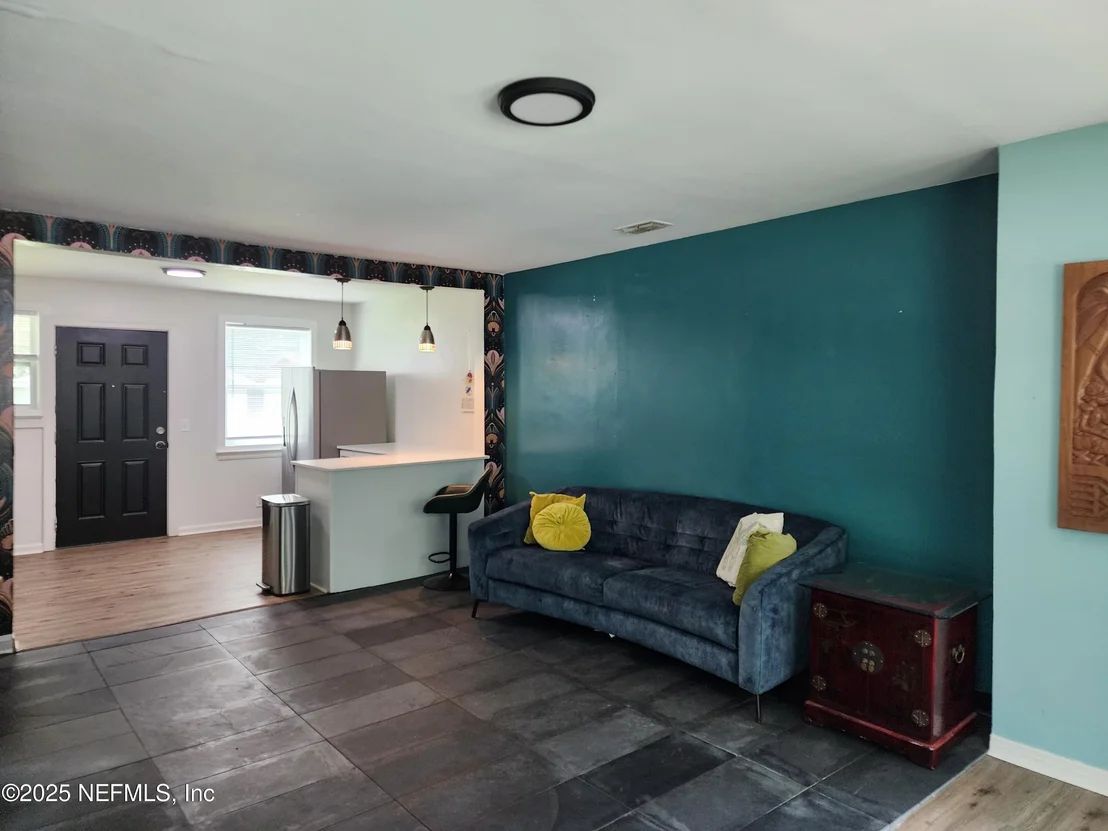 Photo of 946 HURON Street