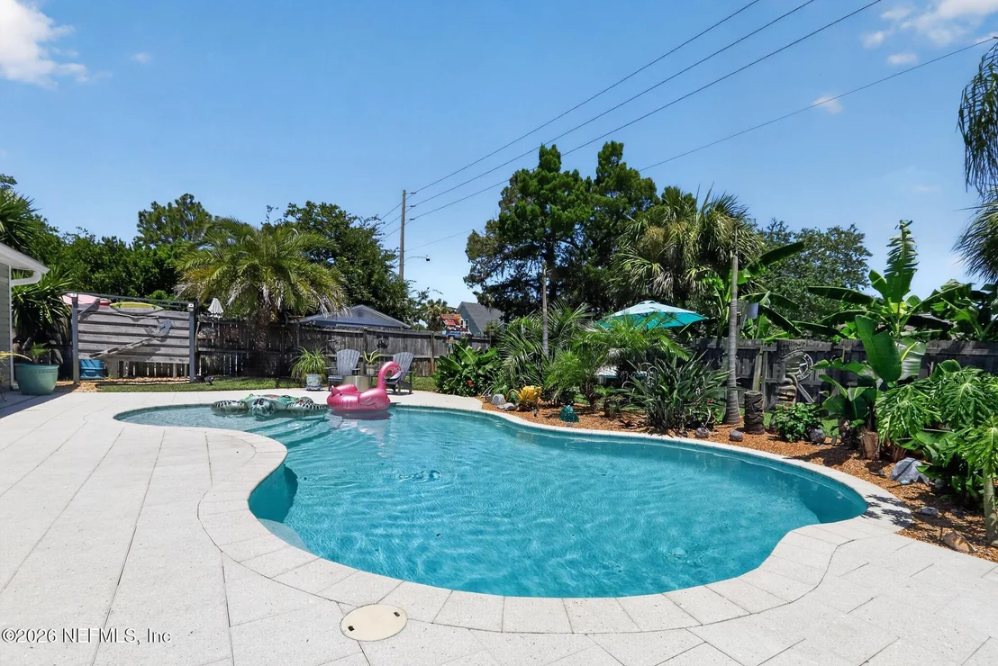 Photo of 1115 PALM Circle