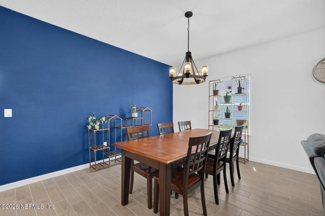 Photo of 404 LAKE SINCLAIR Street