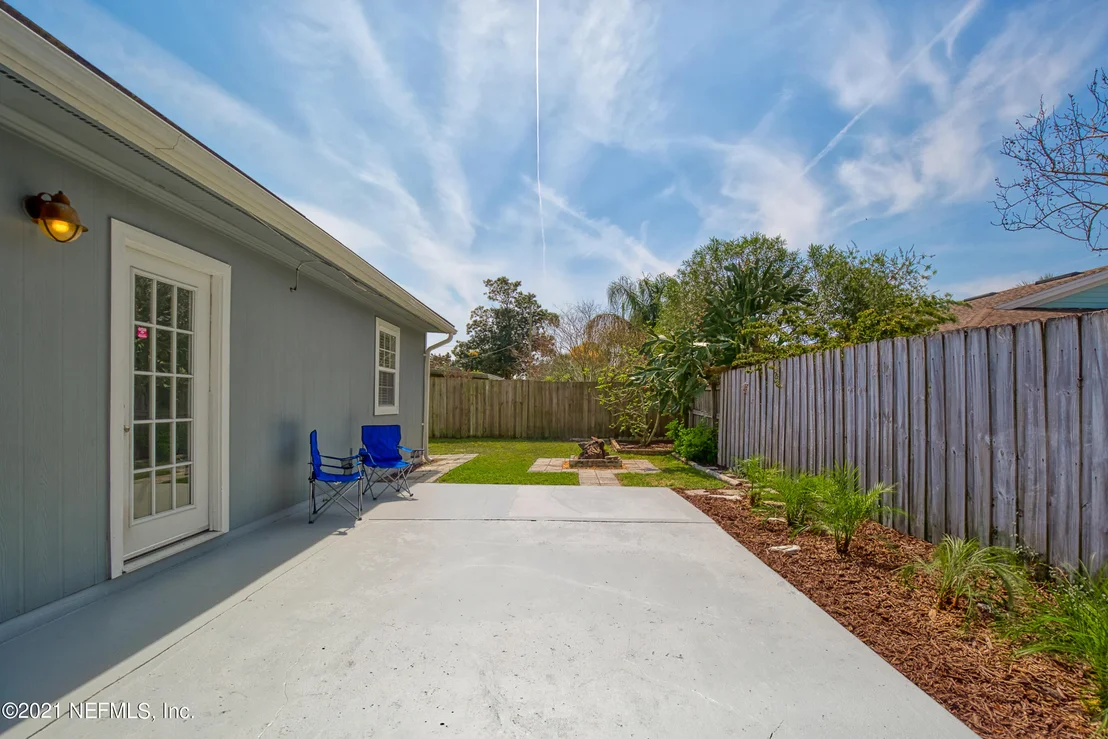 Photo of 412 WHITING Lane