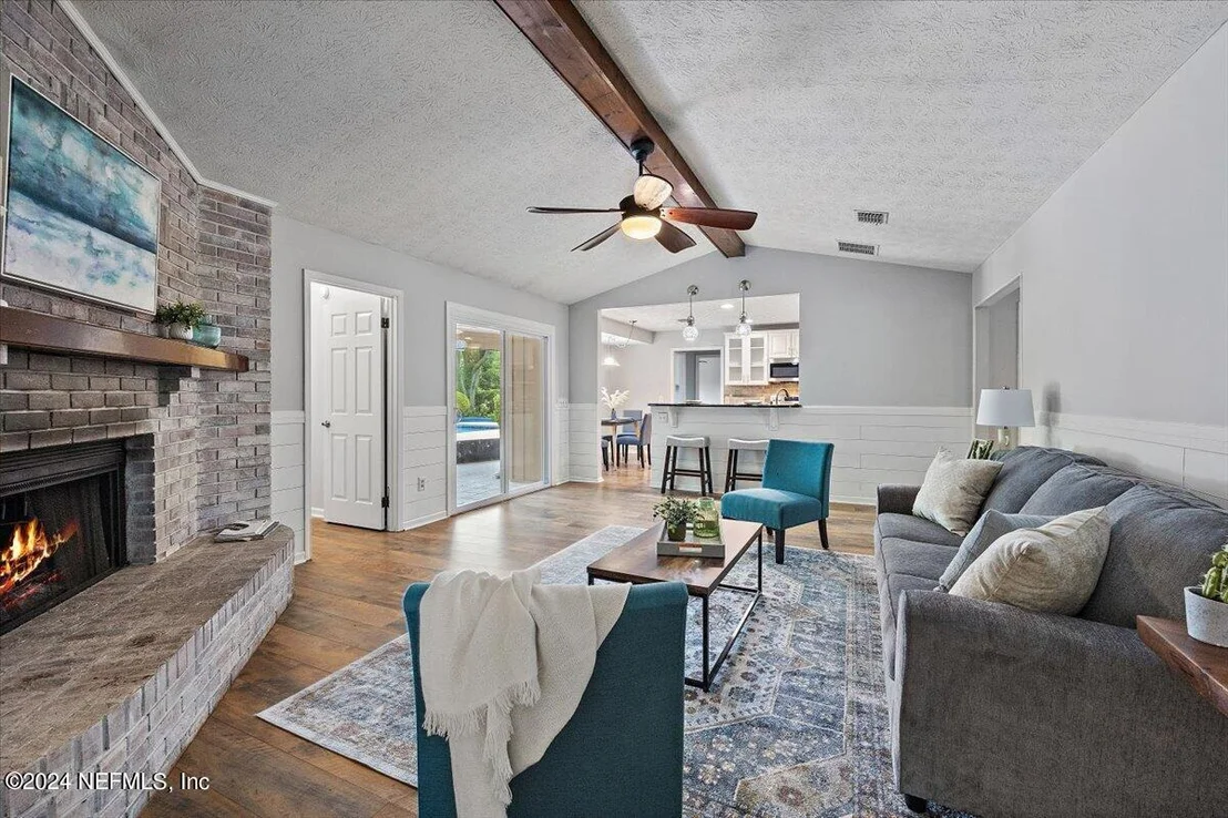 Photo of 305 EDINBURGH Lane