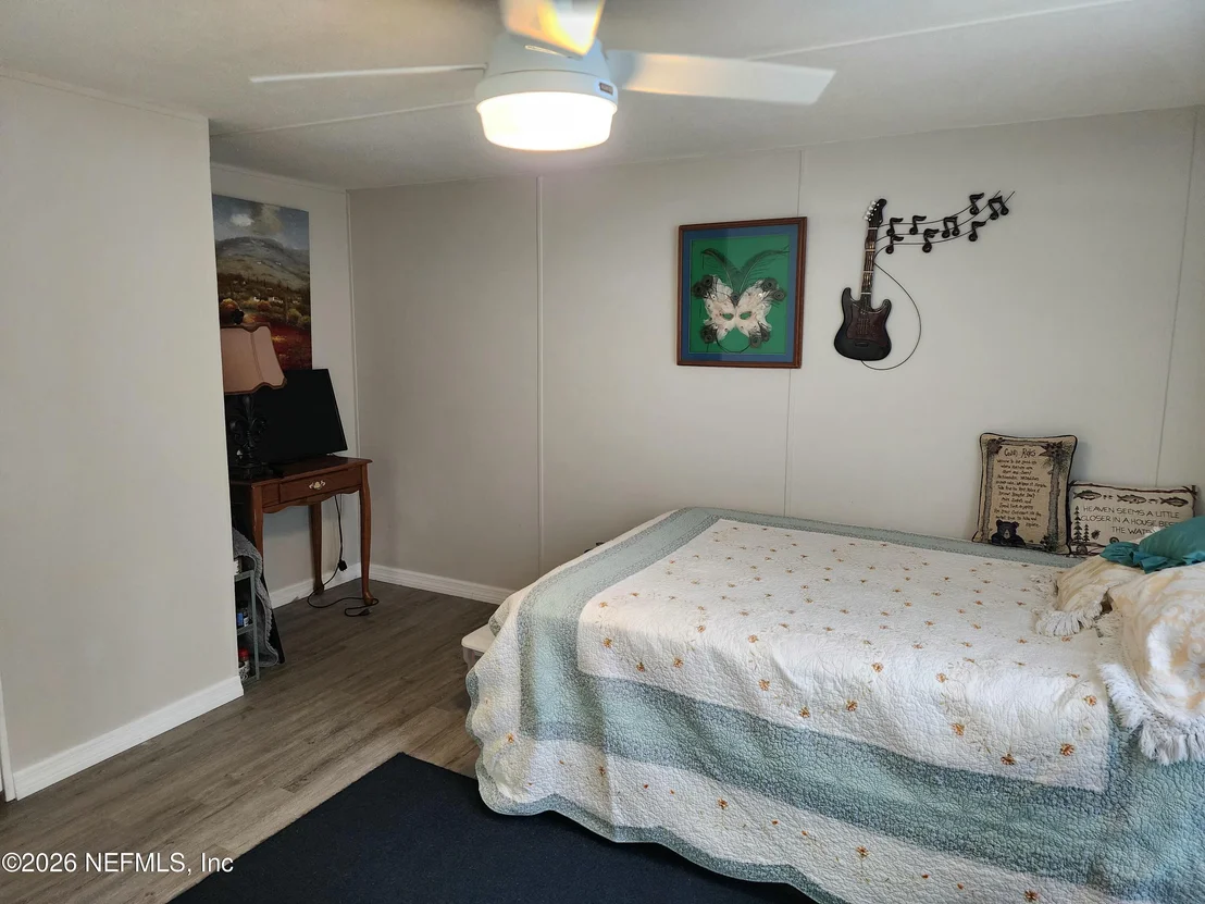 Photo of 231 LAKEVIEW Court