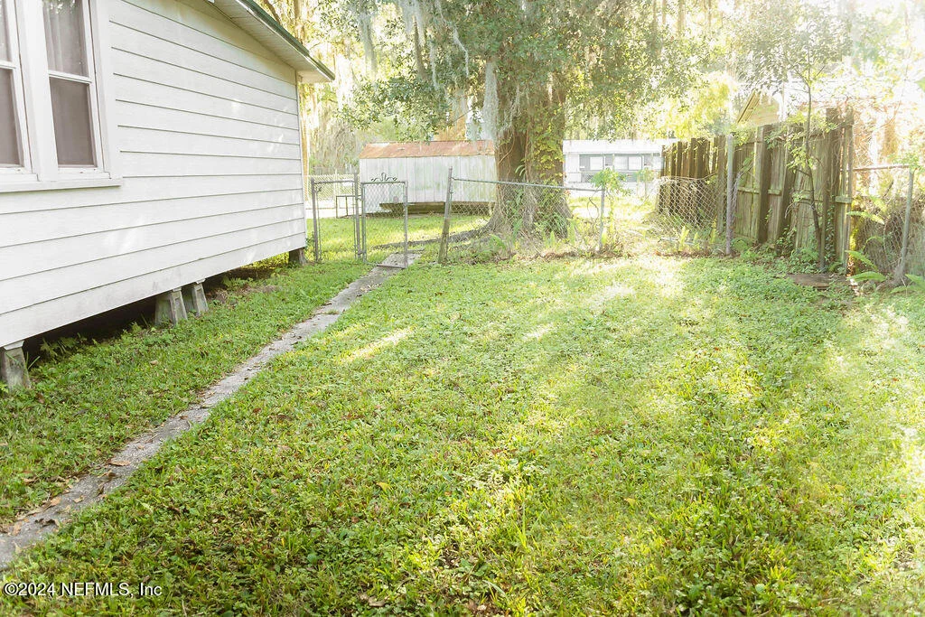 Photo of 762 N WALNUT Street