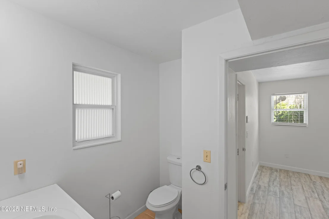 Photo of 303 SE 3RD Avenue