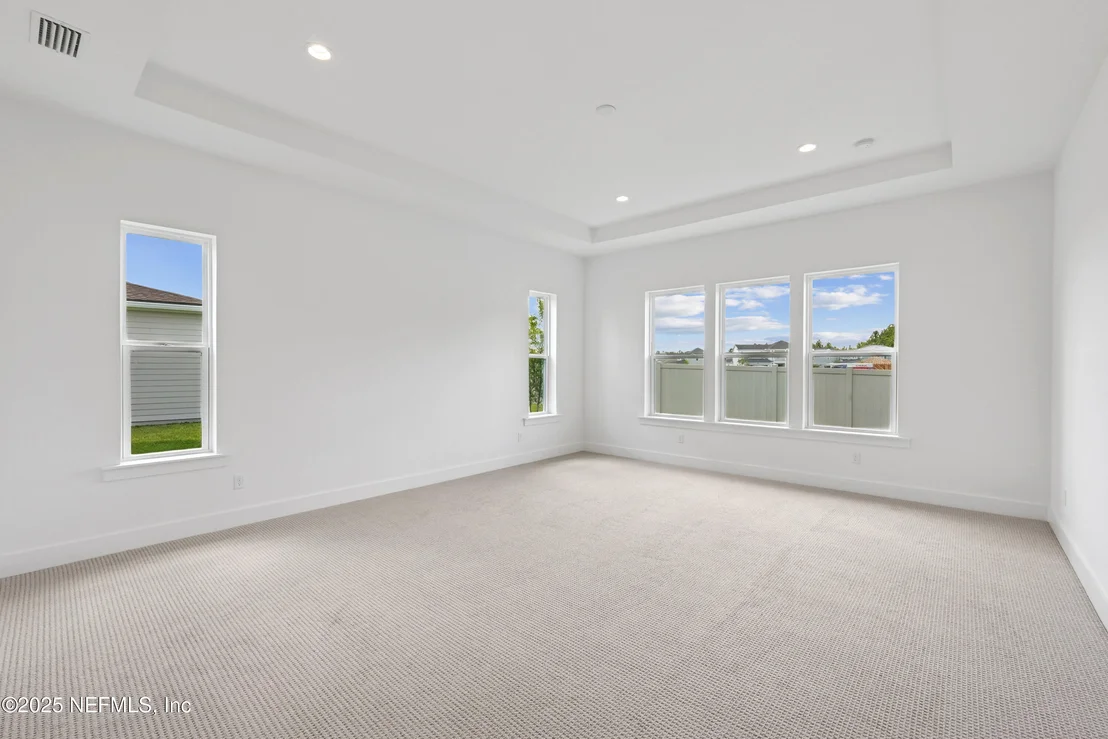 Photo of 264 HILLENDALE Circle