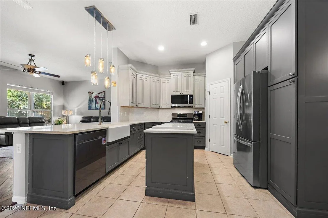 Photo of 1704 WINDOVER Place