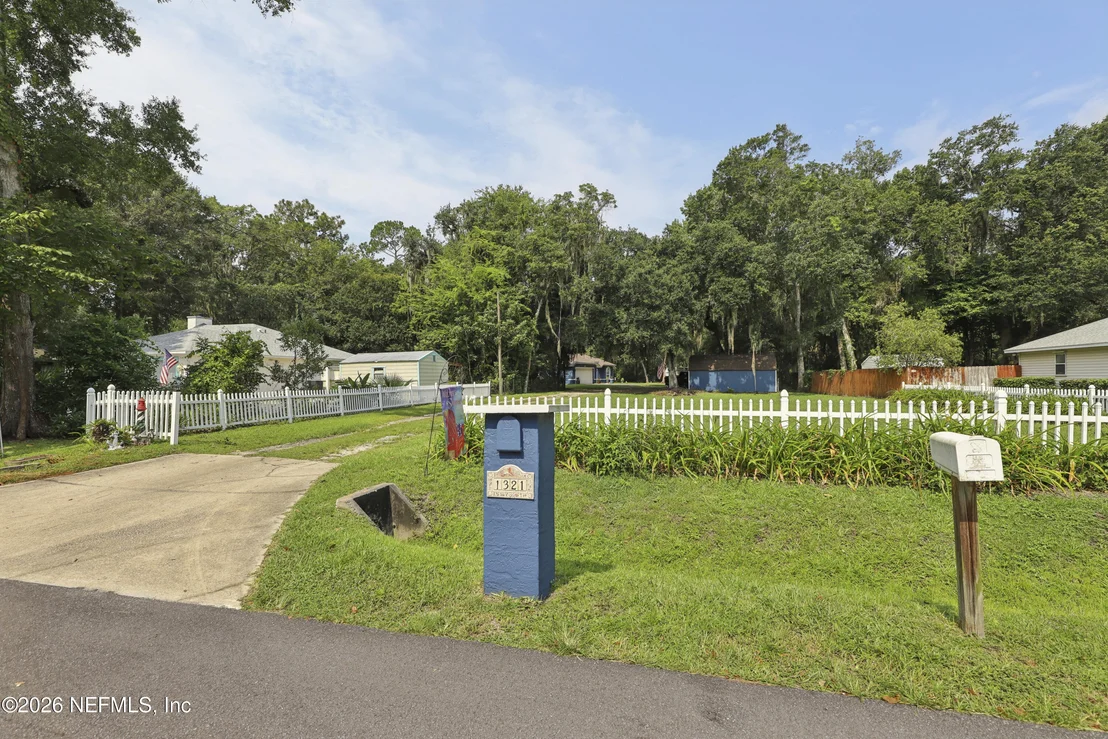 Photo of 1321 ROOSEVELT Drive