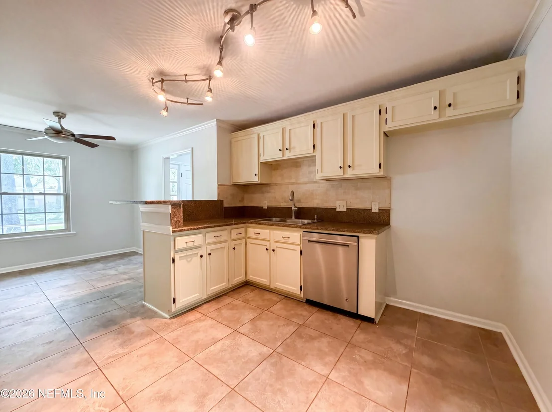 Photo of 550 REMINGTON FOREST Drive
