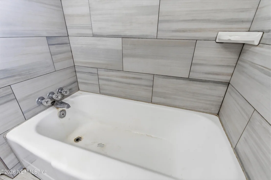 Photo of 2438 BUTTONWOOD Drive