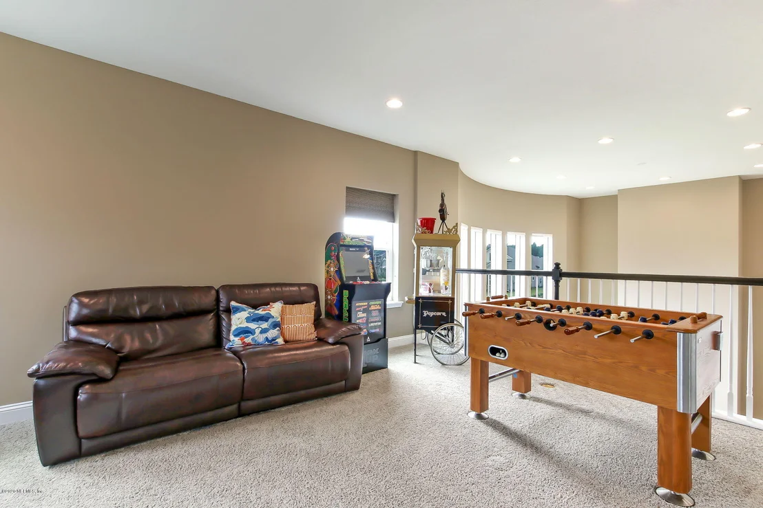 Photo of 386 OUTLOOK Drive
