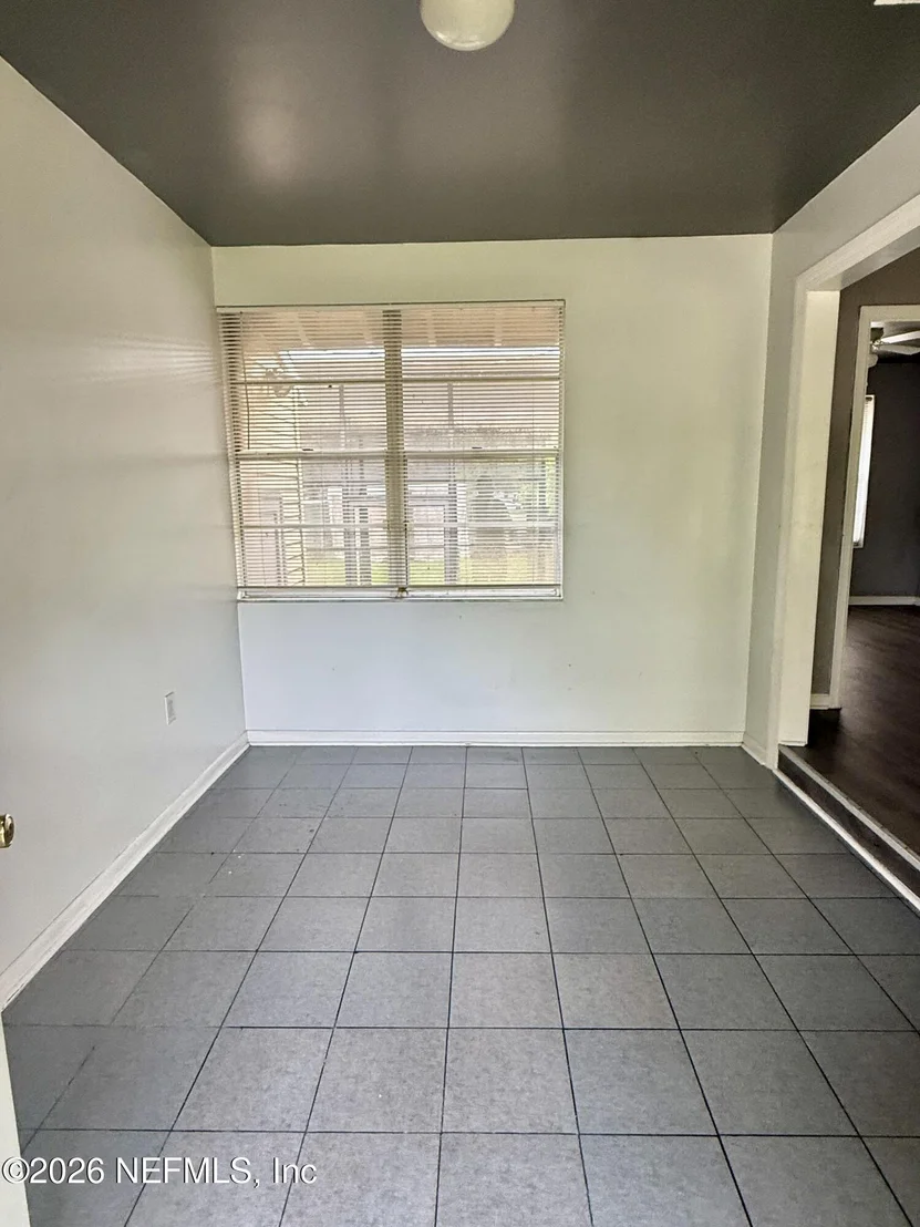 Photo of 8384 DELAWARE Avenue