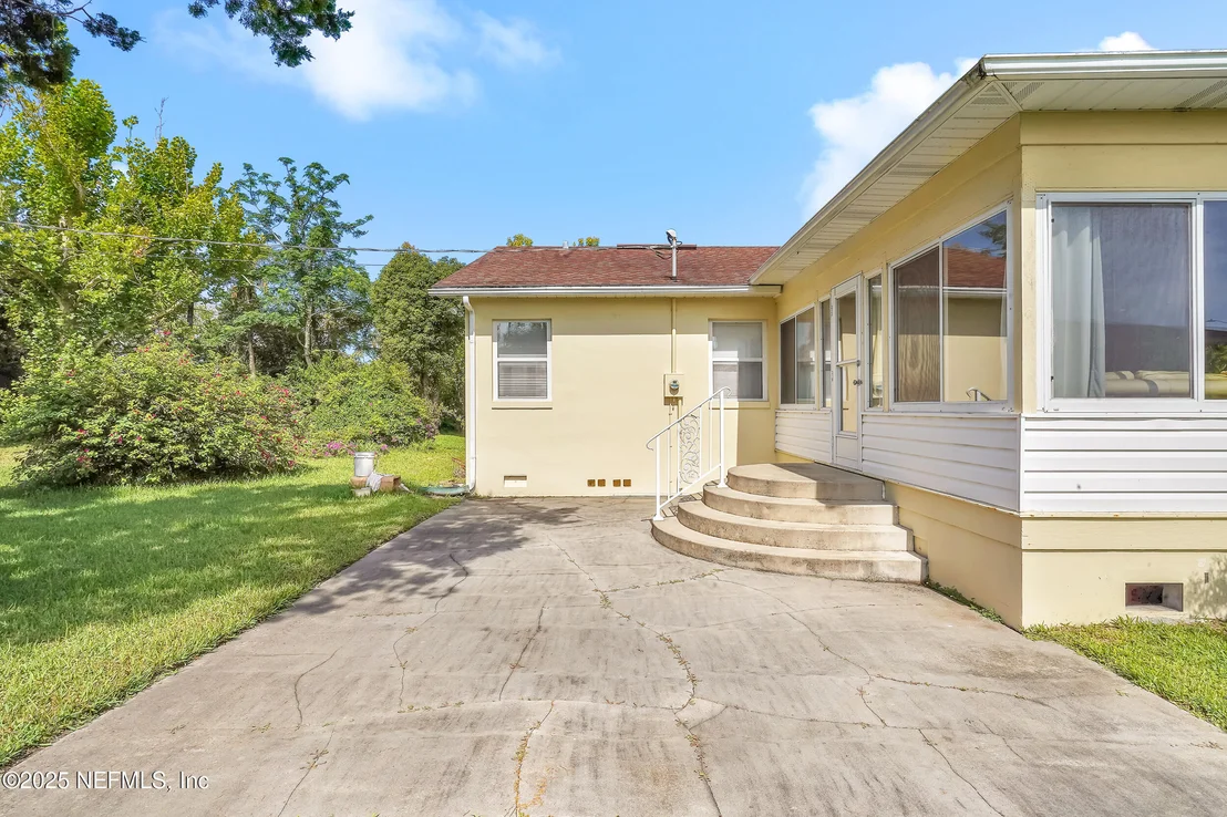 Photo of 61 AVISTA Circle