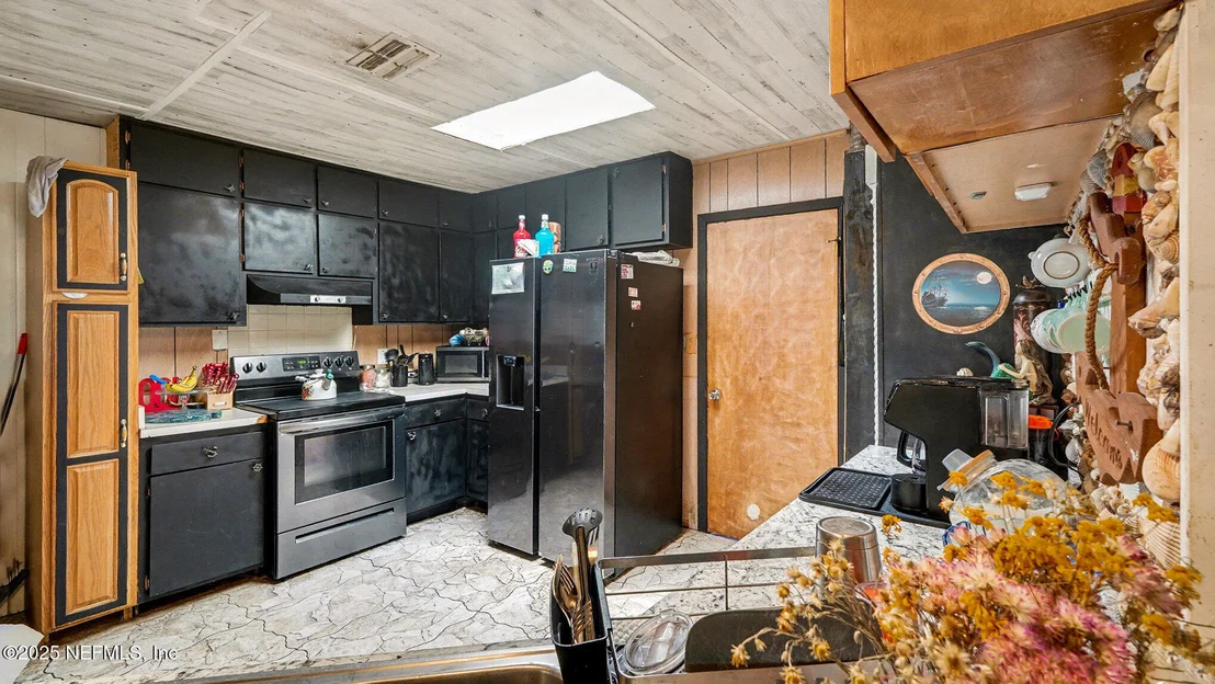 Photo of 130 LAKEVIEW Way