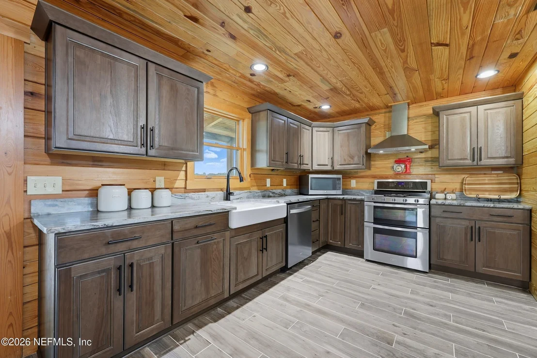 Photo of 3938 SUNSET SKY Road