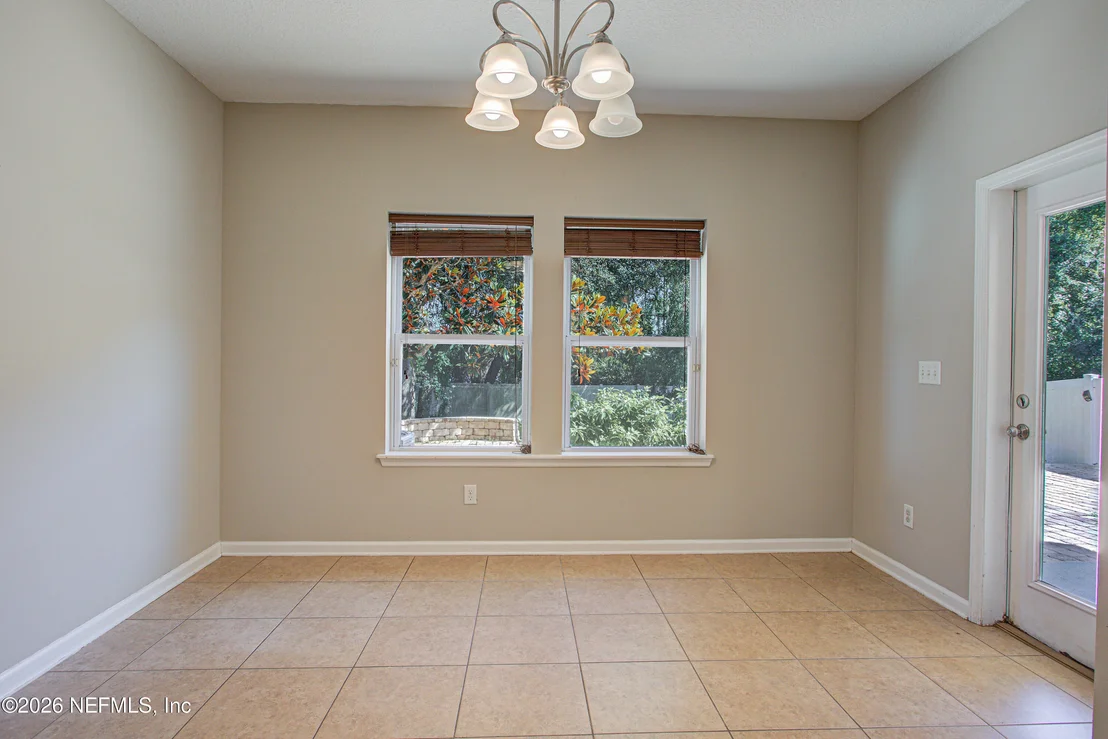 Photo of 40 HOWLAND Drive