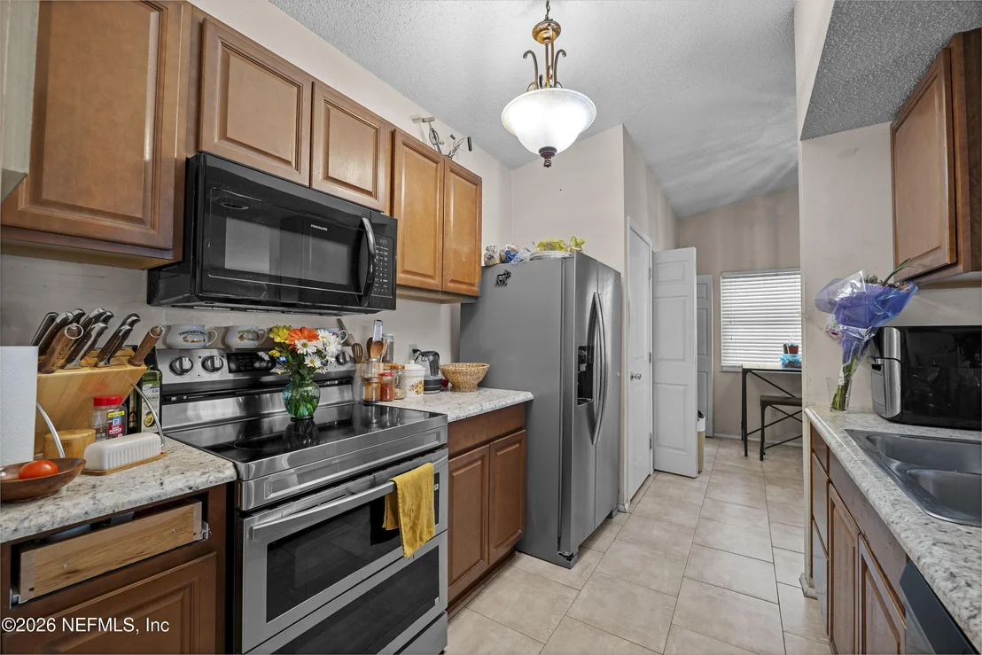 Photo of 4208 QUEENSWAY Drive