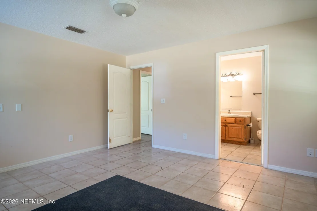 Photo of 542106 LEM TURNER Road