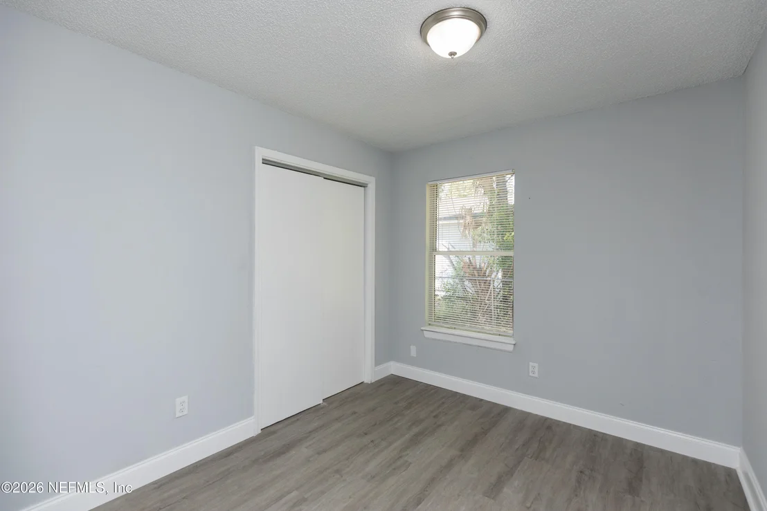 Photo of 1003 DANIEL Street